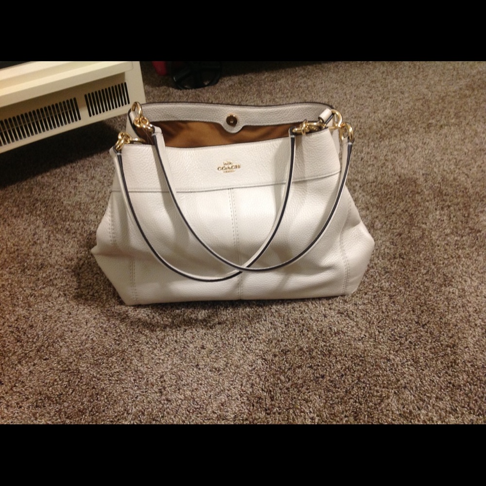Authentic Coach bag. Super soft. NWT🌹🌸🌺🌻🌷🌼